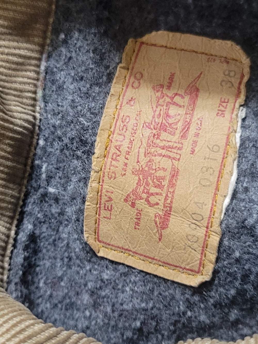 Vintage Levi's Blue Denim Jacket - Men's Classic Trucker Style - Picture 2 of 11
